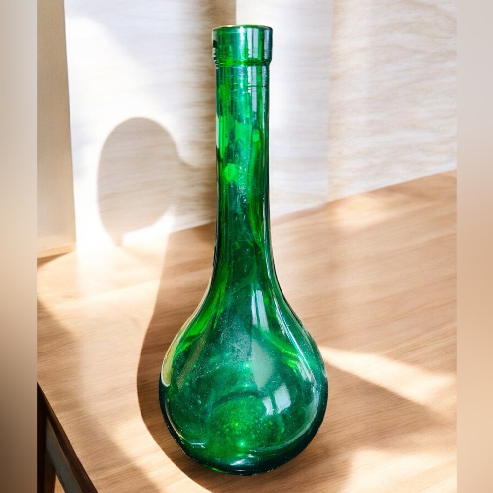 VERY UNIQUE SHAPE ANTIQUE EMERALD GREEN APPLIED TOP CRUDE NECK BOTTLE Wine